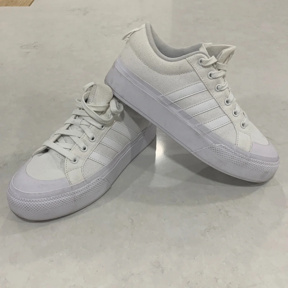Adidas White Canvas Sneakers Size 8.5 white - Picture 8 of 11